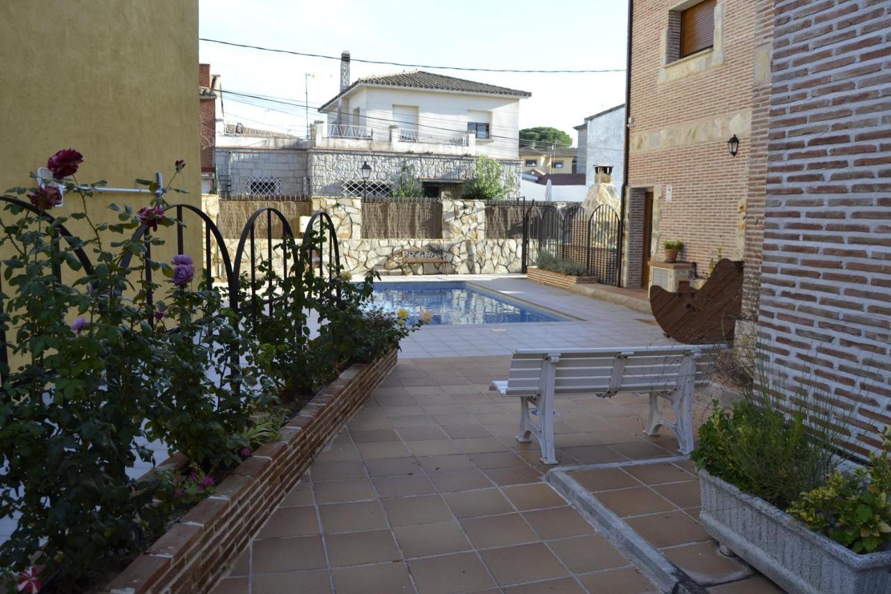 Apartamentos "Casa Rural De Aldea" Aldea del Fresno エクステリア 写真
