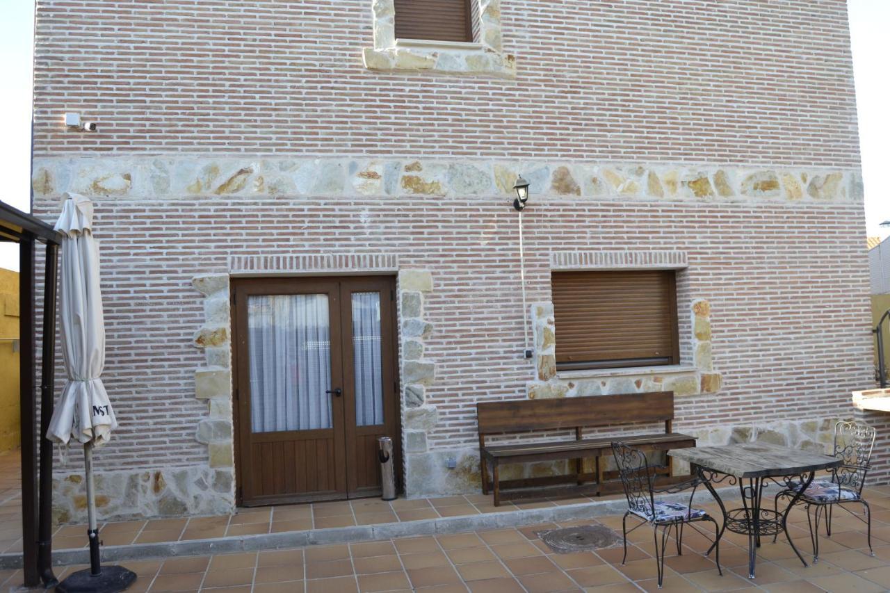 Apartamentos "Casa Rural De Aldea" Aldea del Fresno エクステリア 写真