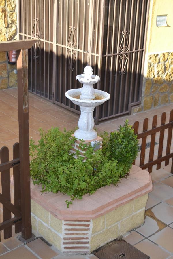 Apartamentos "Casa Rural De Aldea" Aldea del Fresno エクステリア 写真