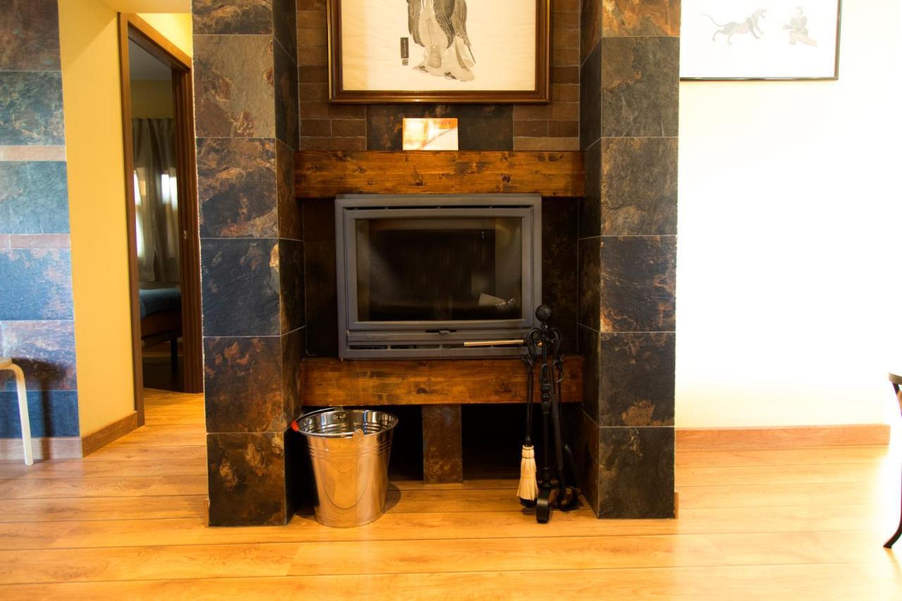Apartamentos "Casa Rural De Aldea" Aldea del Fresno エクステリア 写真