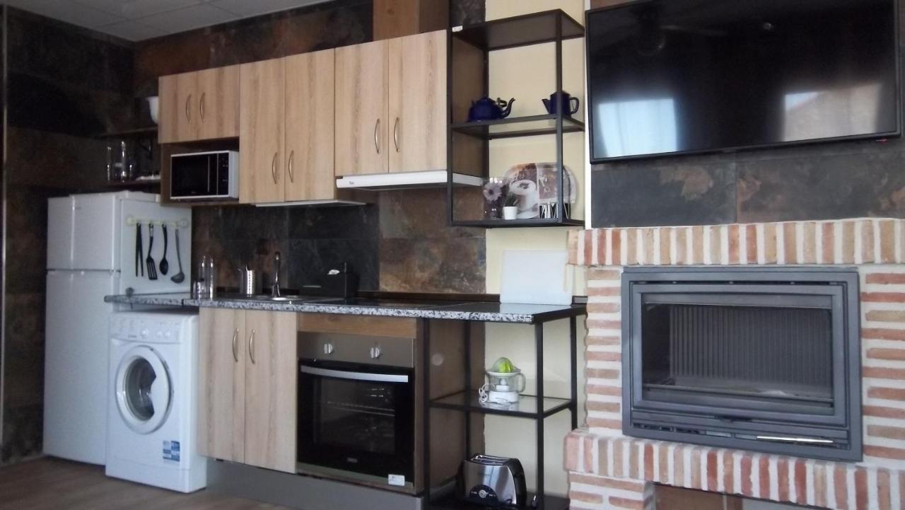 Apartamentos "Casa Rural De Aldea" Aldea del Fresno エクステリア 写真