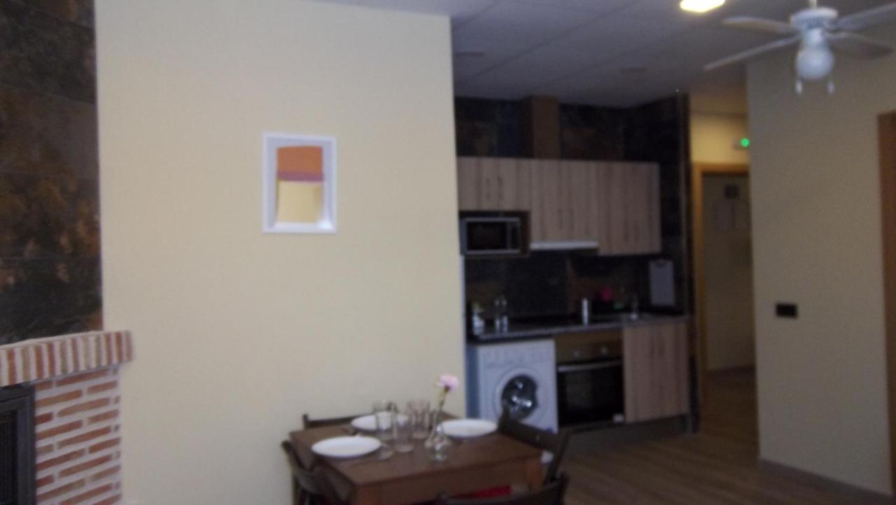 Apartamentos "Casa Rural De Aldea" Aldea del Fresno エクステリア 写真