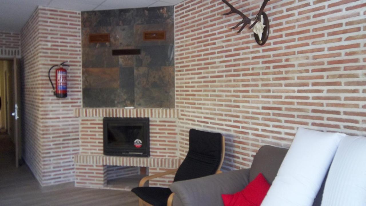 Apartamentos "Casa Rural De Aldea" Aldea del Fresno エクステリア 写真