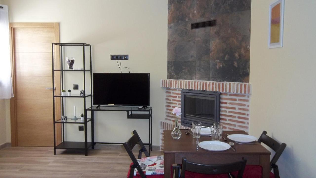 Apartamentos "Casa Rural De Aldea" Aldea del Fresno エクステリア 写真